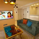 Zin D Cekmekoey Aparthotel 3*